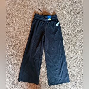 Old Navy NWT Extra High-Waisted Wide-Leg Fleece Sweatpants – Black – Medium